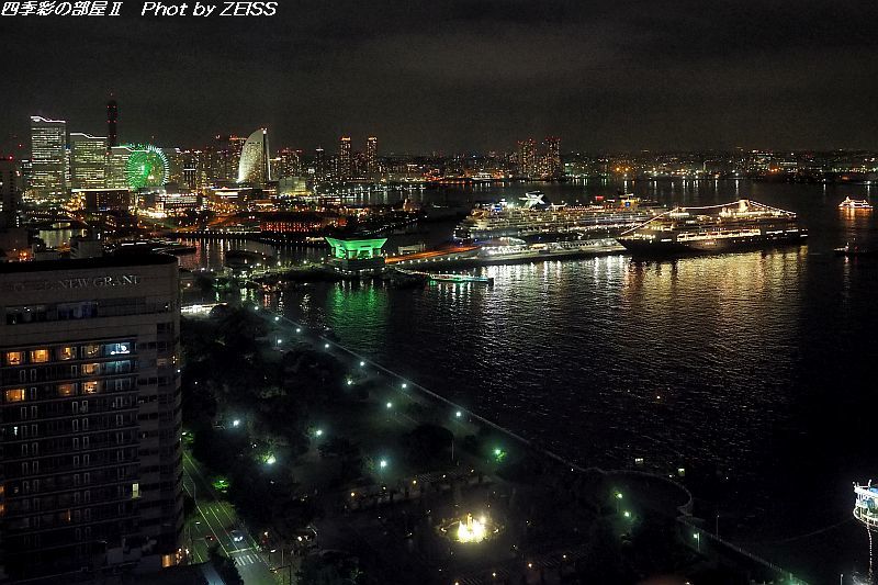 客船フォーレンダムが夜の横浜港大さん橋より出航_d0358854_08492838.jpg