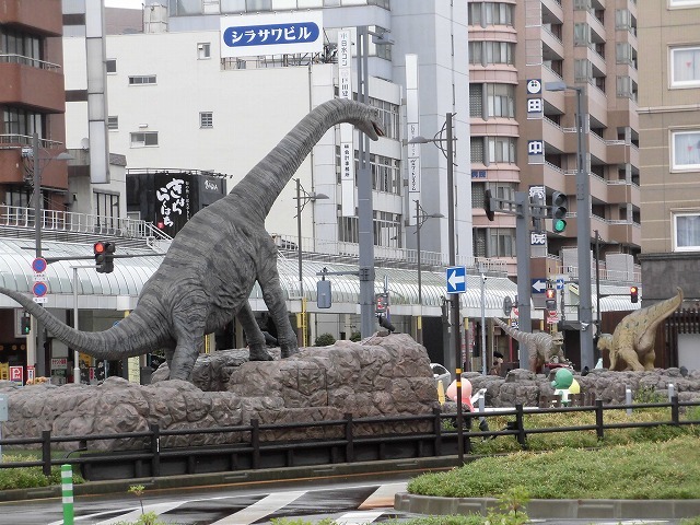 「恐竜」が出迎える福井駅！　　昨晩、視察から富士に戻りました_f0141310_07463440.jpg