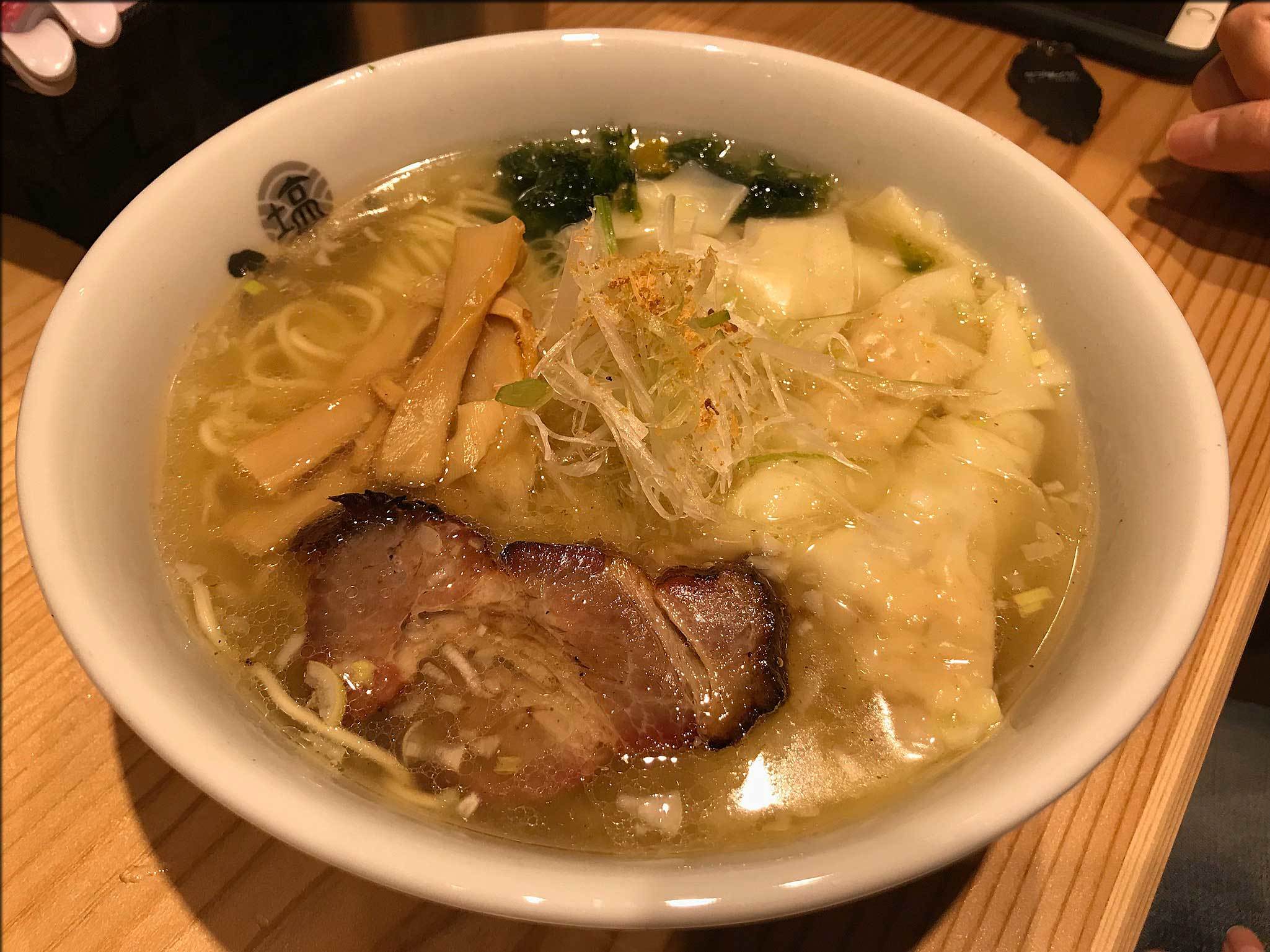 ひるがお　人形町店で塩玉ラーメン_b0054329_07441384.jpg