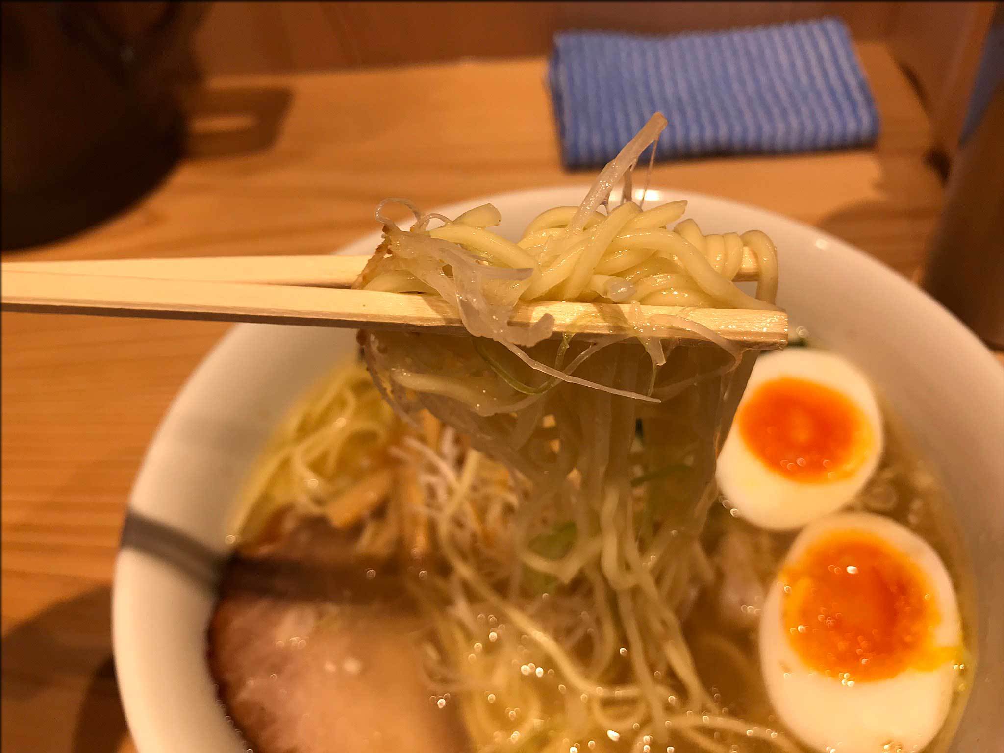 ひるがお　人形町店で塩玉ラーメン_b0054329_07443673.jpg