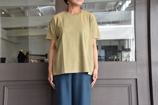そろそろTシャツの準備を~AURALEE~_e0127399_17381478.jpg