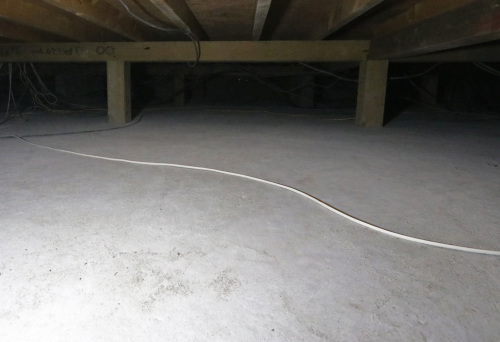 床下暖房の床下掃除 家づくり西方設計