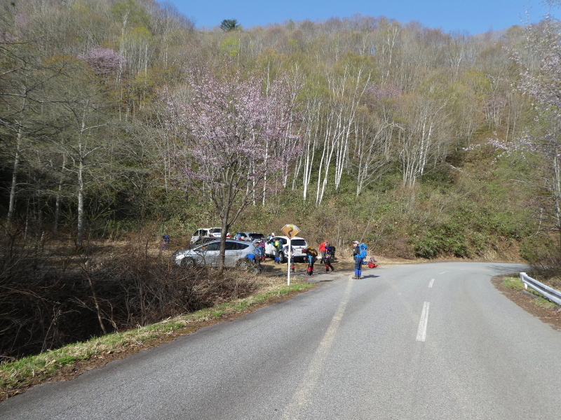 みのハイク山行　桑崎山 (1,728.0M)  中腹まで登る_d0170615_23121462.jpg