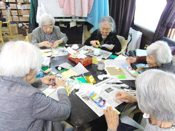 季節レク ~ 鯉のぼりの短冊作り ~_e0222340_15104378.jpg