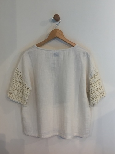 GAIJIN MADE / CROCHET LOOSE TOP_f0139457_15123178.jpeg