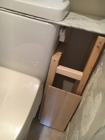 ほぼ100均の材料で!トイレのプチ改装 タンクレス風にDIY(1)_e0237680_16143223.jpg