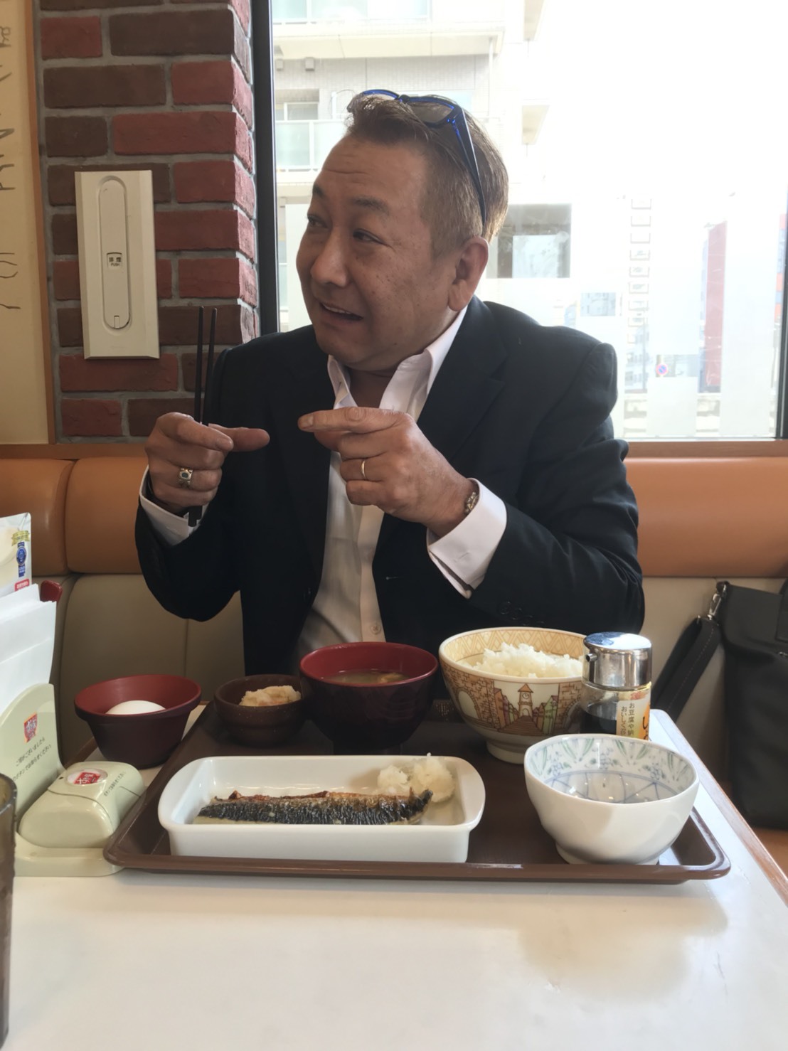 5月1日(火) 山本ぶろぐ ランクル ハマー アルファード☆リッチなレンタカーはいかがでしょうか?_b0127002_18442851.jpg