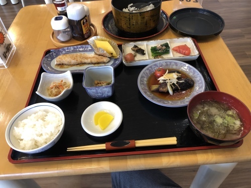 f0333882_08002513.jpeg