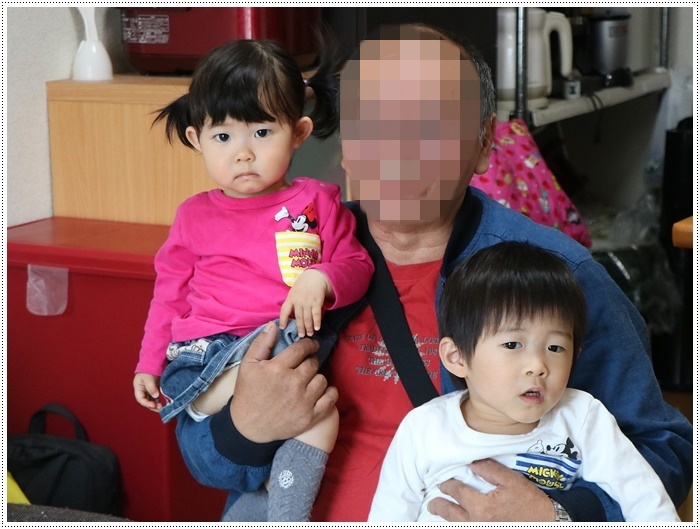 おじいちゃんにも慣れてきて ヘロヘロのパパさん やっぱり孫たちは可愛いよね さくらおばちゃんの趣味悠遊 おじいちゃんにも慣れてきて ヘロヘロのパパさん やっぱり孫たちは可愛いよね さくらおばちゃんの趣味悠遊