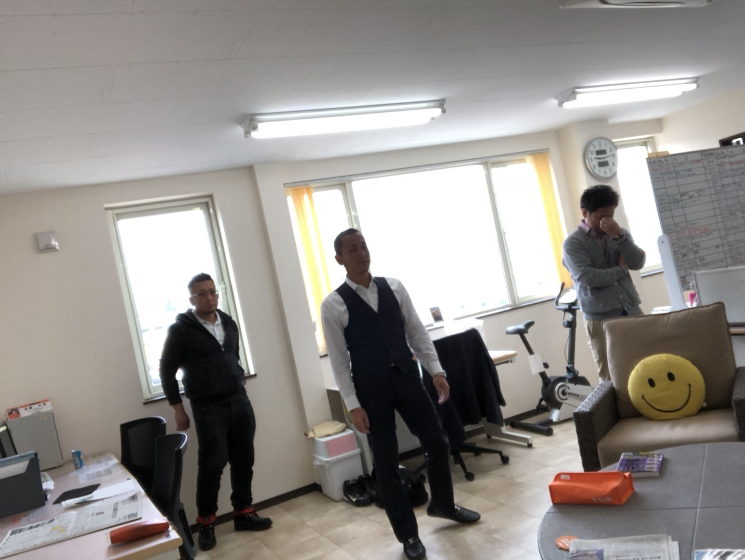5月2日(水)みんなで書きます♪本店ぶろぐー♪T様ランクル200エルフォードカスタム納車!グッチーバースディ―☆ ランクル ハマー アルファード トミーレンタカー受付中!!_b0127002_16034834.jpg