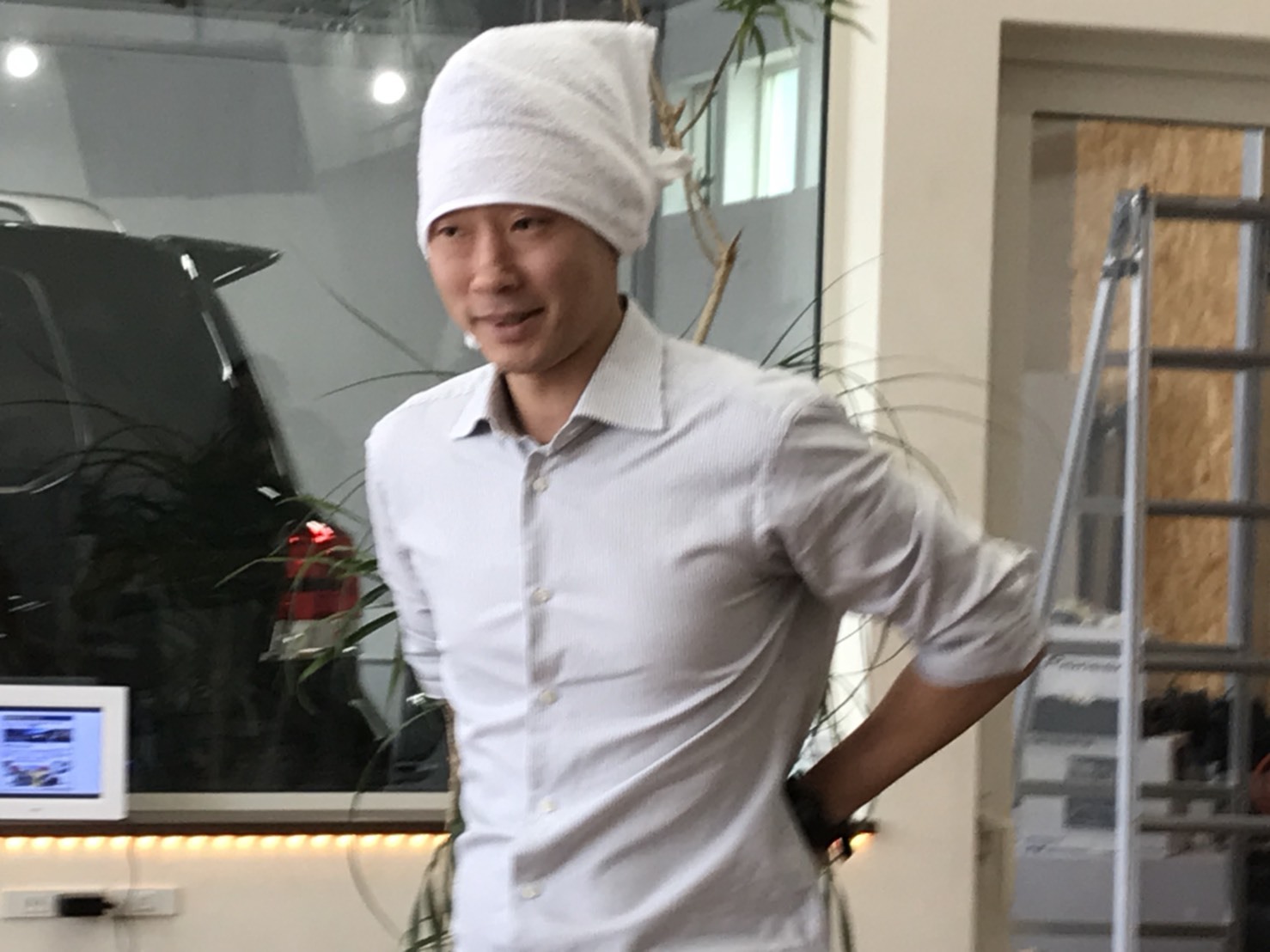 5月2日(水)みんなで書きます♪本店ぶろぐー♪T様ランクル200エルフォードカスタム納車!グッチーバースディ―☆ ランクル ハマー アルファード トミーレンタカー受付中!!_b0127002_16213764.jpg