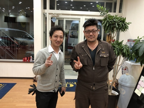 5月2日(水)みんなで書きます♪本店ぶろぐー♪T様ランクル200エルフォードカスタム納車!グッチーバースディ―☆ ランクル ハマー アルファード トミーレンタカー受付中!!_b0127002_21335283.jpg