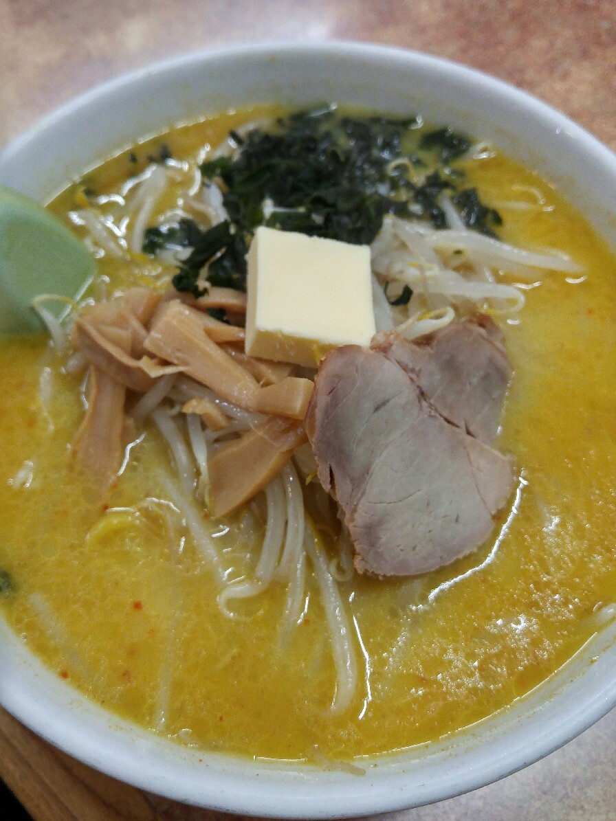 青森「味噌カレー牛乳ラーメン」_c0124528_18075621.jpg