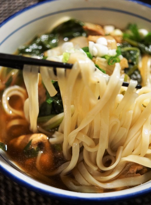 ■麺類【ぶっかけ稲庭肉うどん】菜園野菜入りです♪_b0033423_01013112.jpg