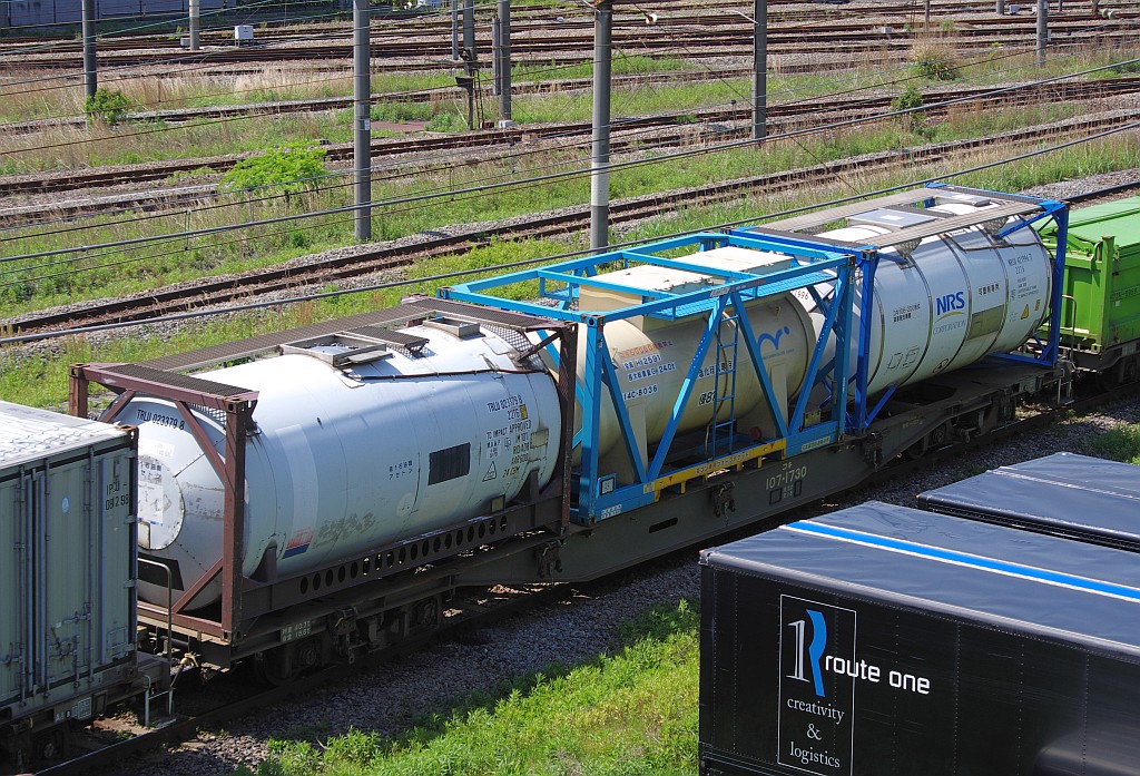 f0203926_2313121.jpg
