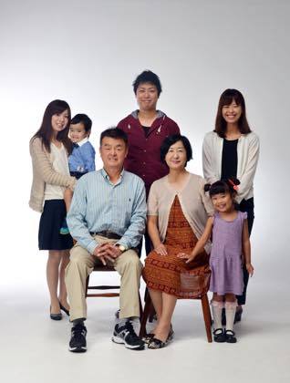 6月からは毎年この時期に撮らせてもらってます......家族写真......._b0194185_21215274.jpg
