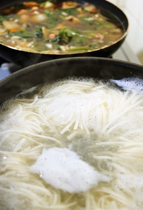 ■麺類【ぶっかけ稲庭肉うどん】菜園野菜入りです♪_b0033423_01580808.jpg