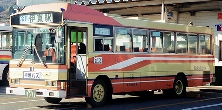 東海自動車と箱根登山の日野P-RJ172BA +日野車体_e0030537_22413070.jpg