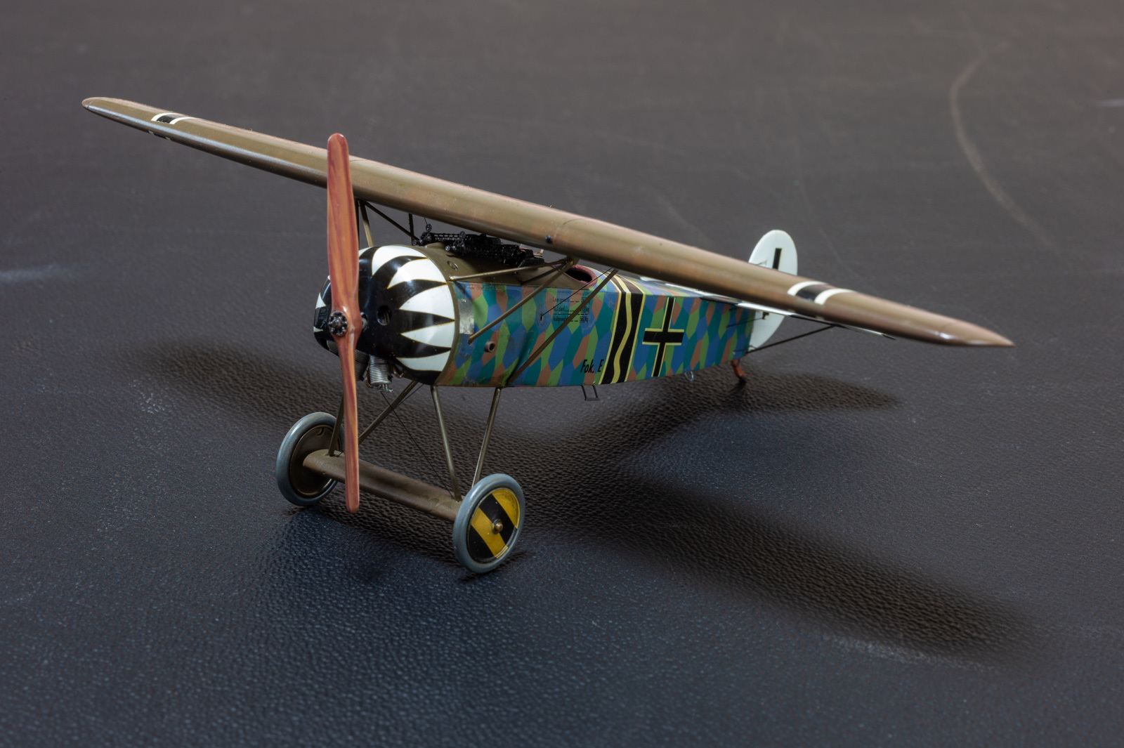 Fokker D.VIII Dragon 1/48 : de temps en temps Fokker D.VIII Dragon 1/48 : de temps en temps