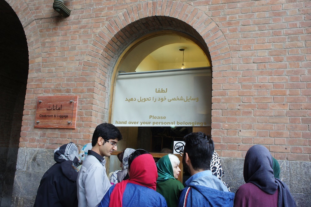 イランの旅 ③考古学博物館と絨毯博物館_b0112909_19585845.jpg