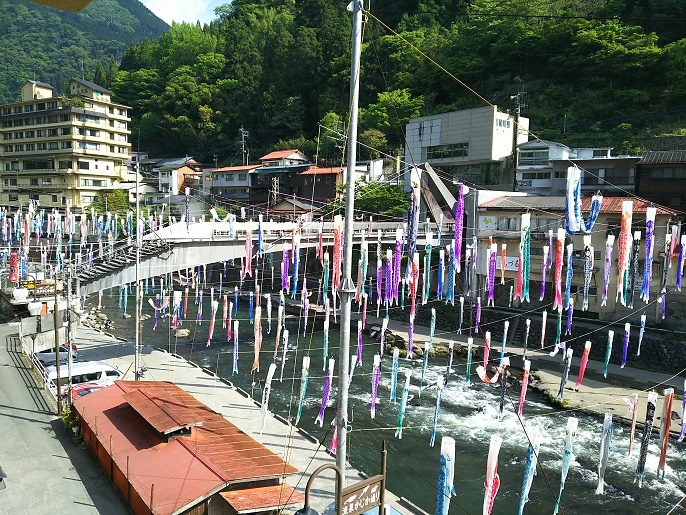 ＧＷの旅　～　杖立温泉　３,５００匹の鯉のぼり　～_e0071319_06411934.jpg
