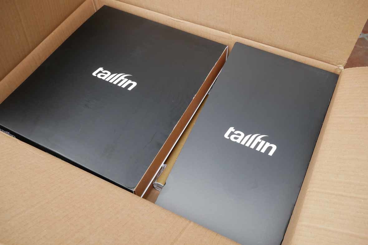 テールフィン Tailfin カーボンラック  バック×2 テールフィン Tailfin カーボンラック Carbon Rack パニアバッグ