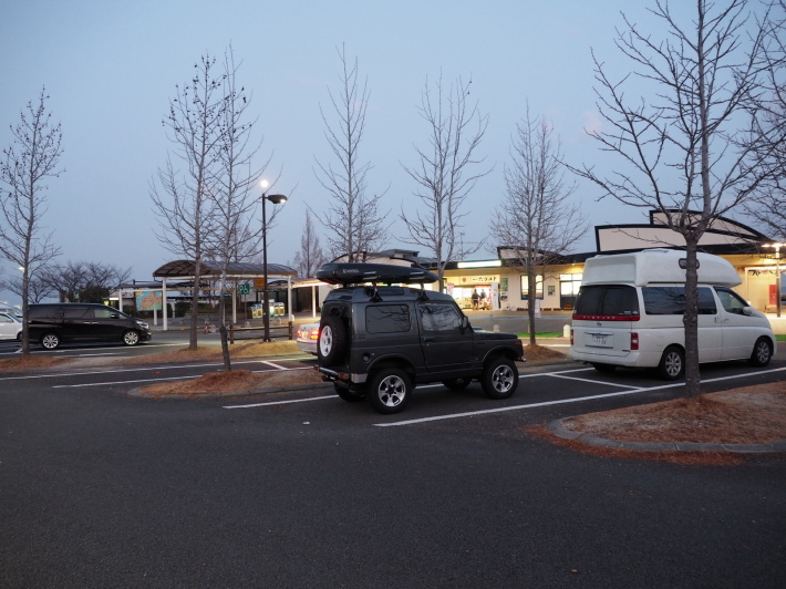 18 01 02 伊予灘saで車中泊 ジムニー車中泊四国一周32 ジムニーとハイゼット ピカソ カプチーノ とスカルペル で旅に出よう