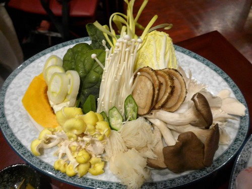白金高輪「火鍋 三田 (旧・逍遥)」へ行く。_f0232060_1543395.jpg