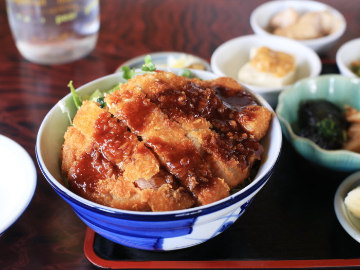 山梨カツ丼紀行　その20　御食事処　とみや_e0338862_19134376.jpg