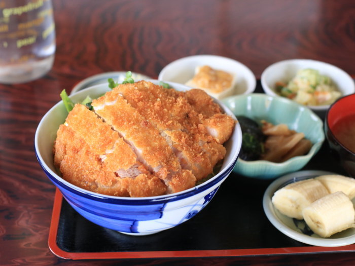 山梨カツ丼紀行　その20　御食事処　とみや_e0338862_19140310.jpg