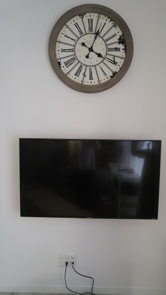 壁掛けテレビとテレビ台DIY_c0350673_14545747.jpg