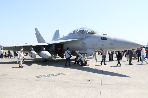 米海軍厚木基地と上毛電鉄春のイベント　厚木基地日米親善春まつり④米軍機　2018.04.21_d0187275_09122082.jpg