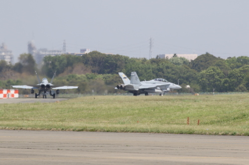 米海軍厚木基地と上毛電鉄春のイベント　厚木基地日米親善春まつり④米軍機　2018.04.21_d0187275_09125854.jpg