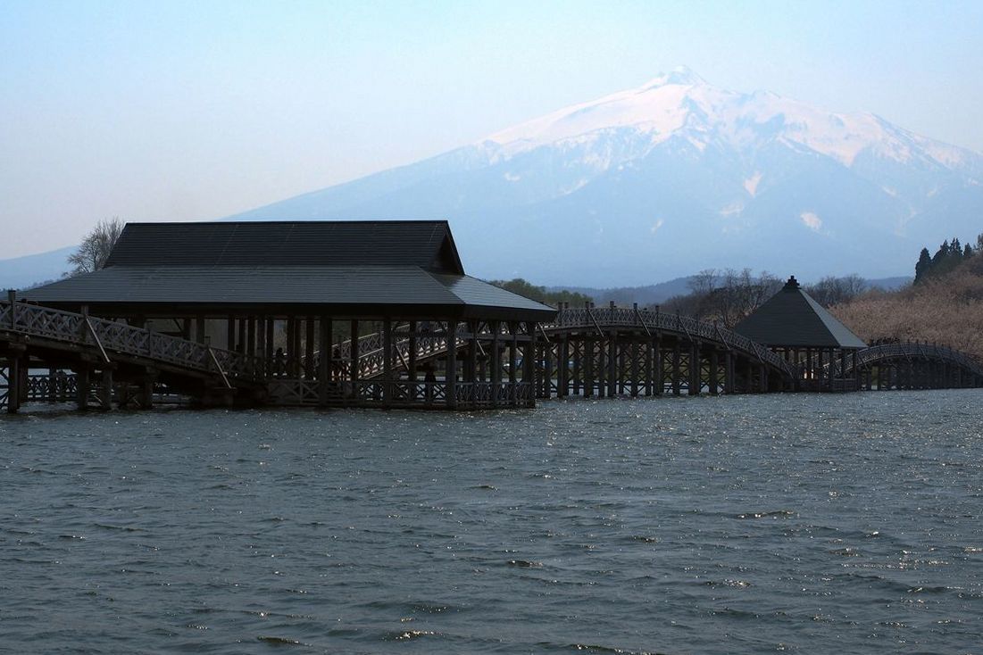 いよいよ津軽富士見湖に到着！「鶴の舞橋」の昼の姿を・・・２０１８東北一人旅シリーズ（その７）_a0031821_11152106.jpg