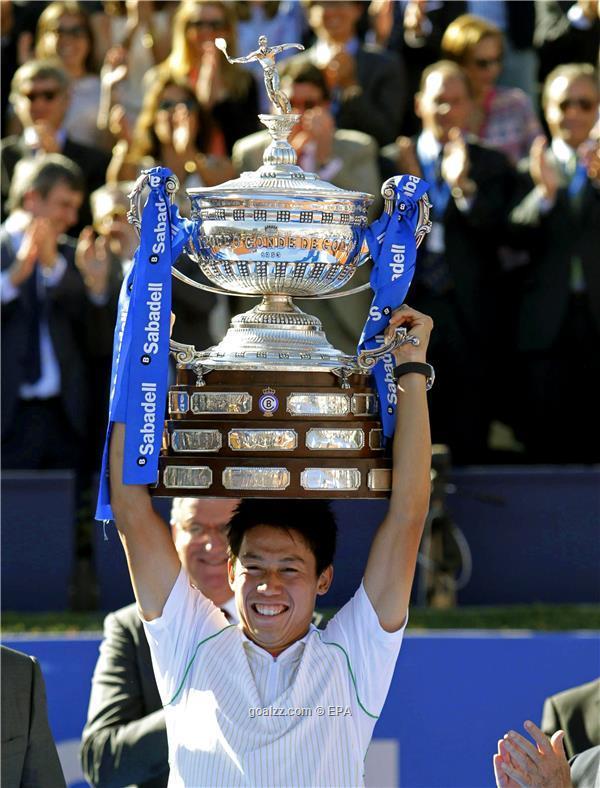 ランニングバイク史上最大級のトロフィーを用意します。 : ひよこ