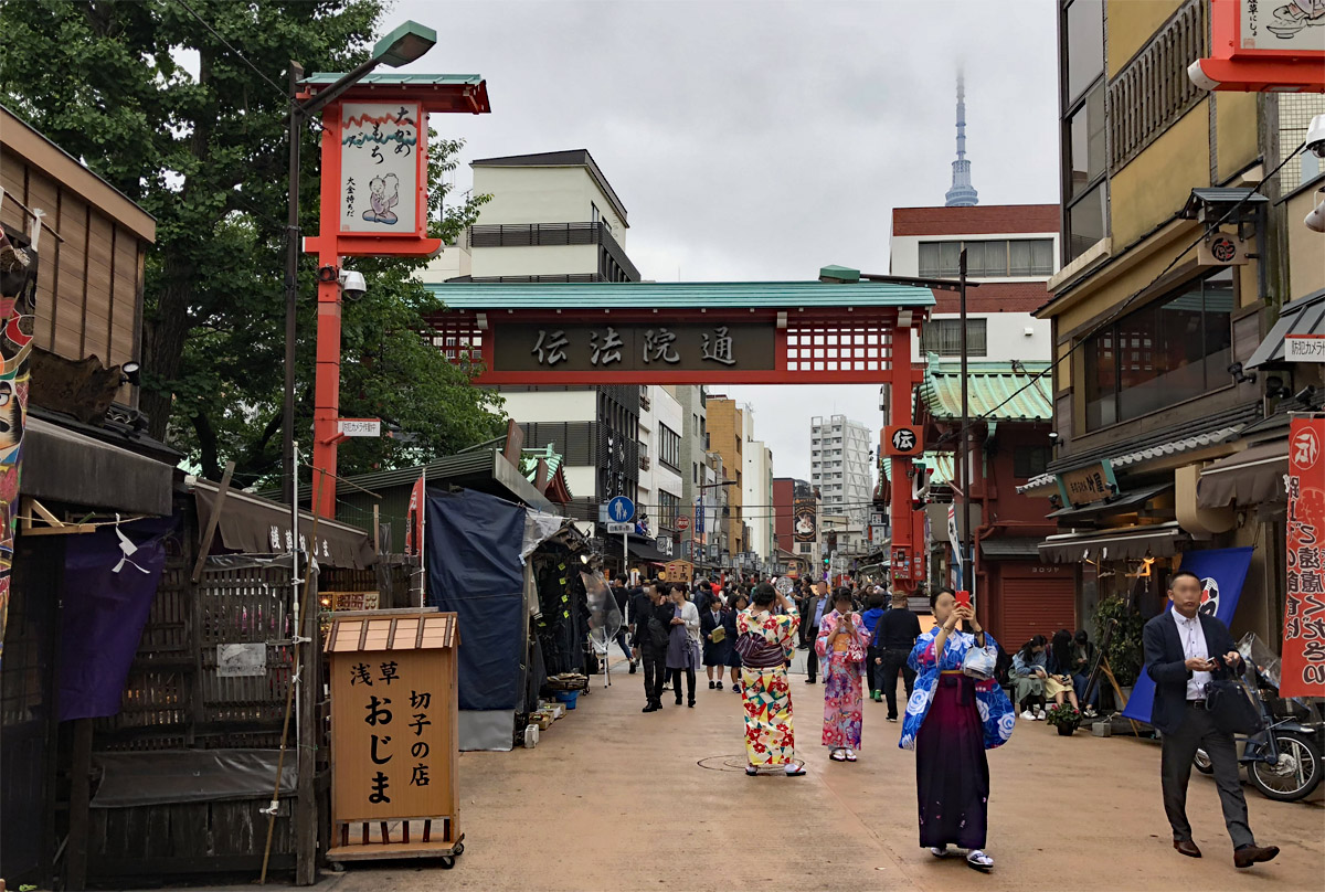 三社祭が近いので浅草散策 2_b0218915_7405117.jpg