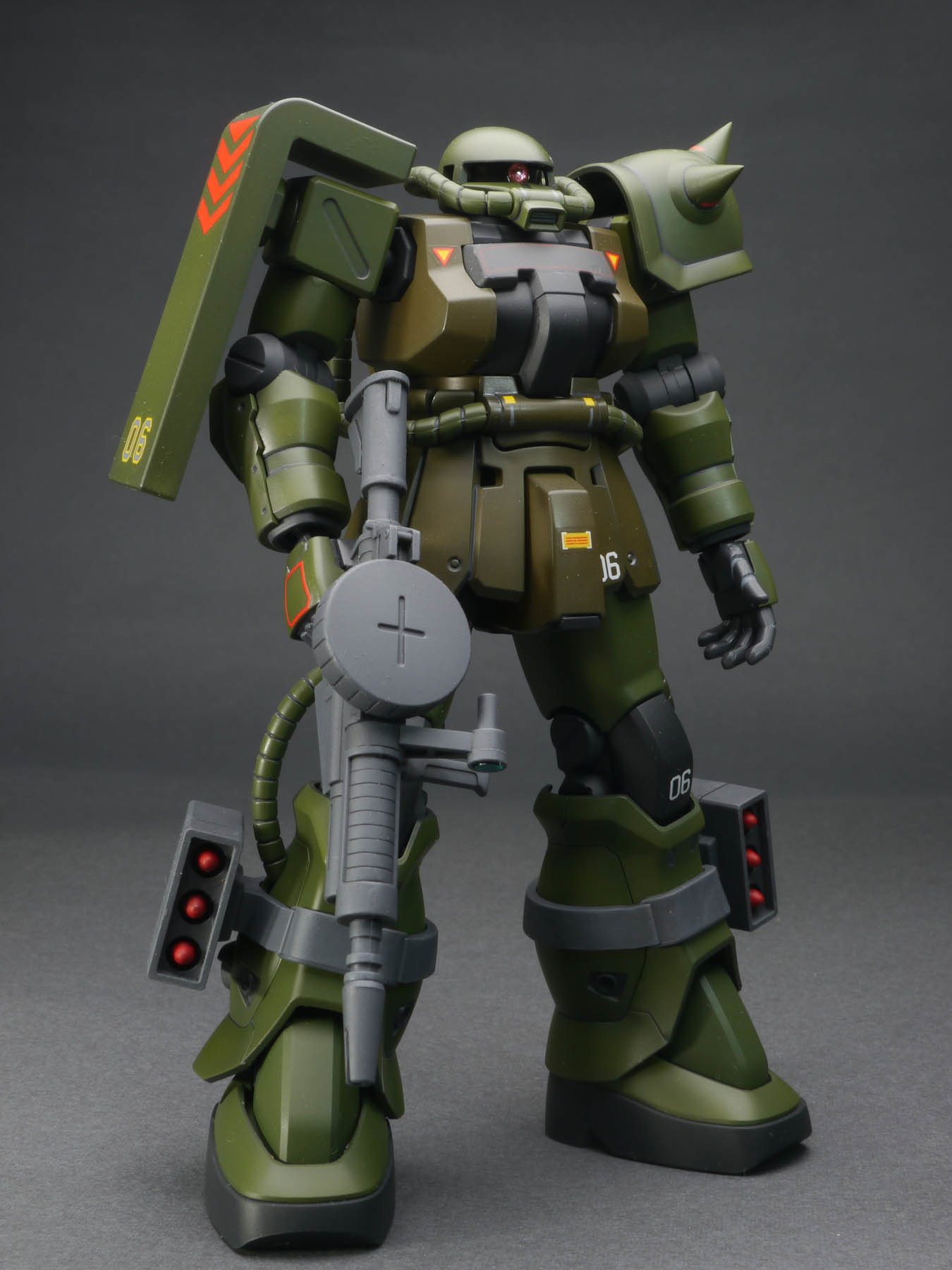 HGUC 1/144 MS-06F-2 ザクII F2型 完成品 : DNF