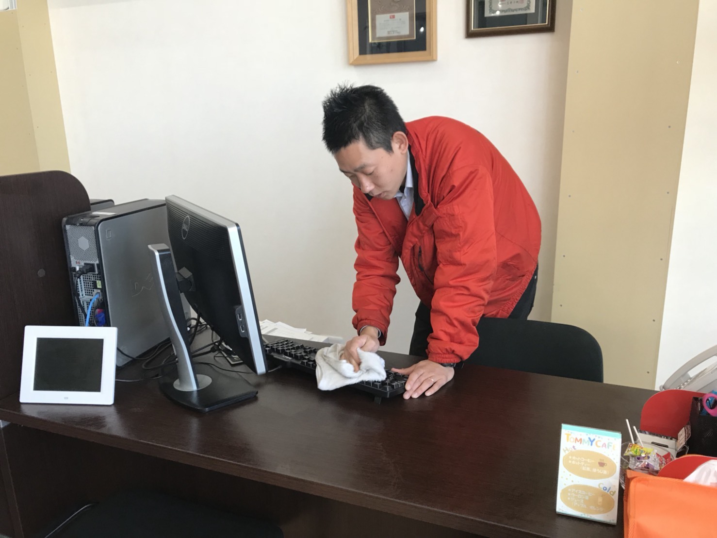 5月11日(金)本店ブログ♬ランドクルーザー200 ディーゼル ベンツ レクサス 自社ローン ローンサポート_b0127002_15091684.jpg