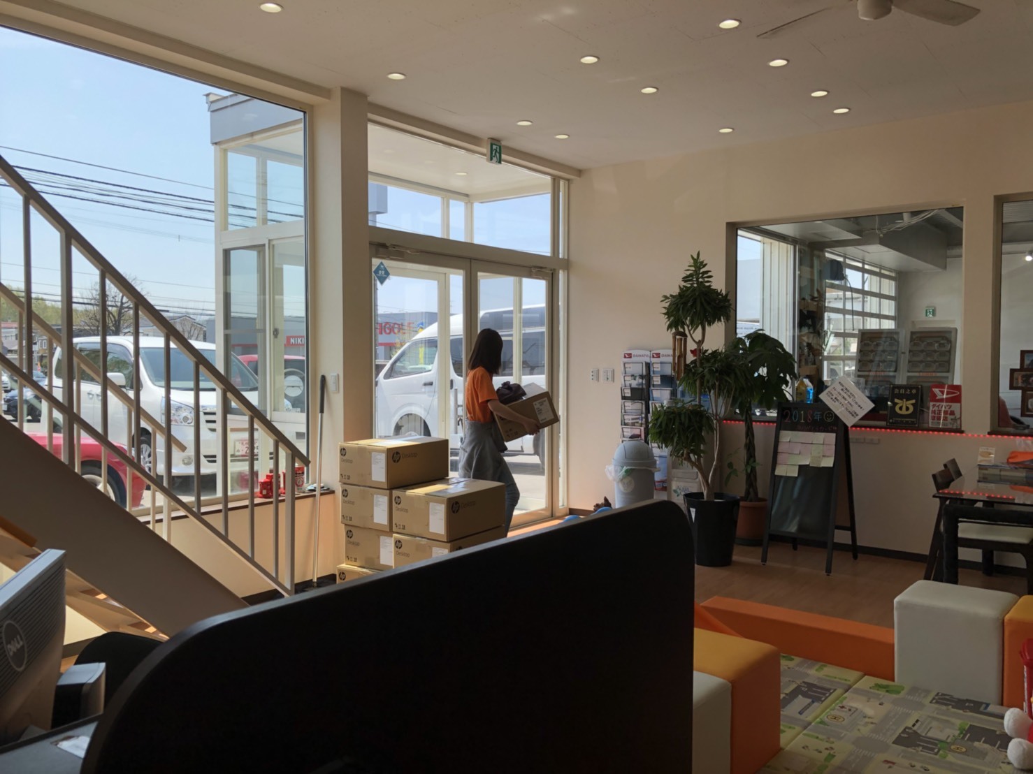 5月11日(金)本店ブログ♬ランドクルーザー200 ディーゼル ベンツ レクサス 自社ローン ローンサポート_b0127002_19145198.jpg