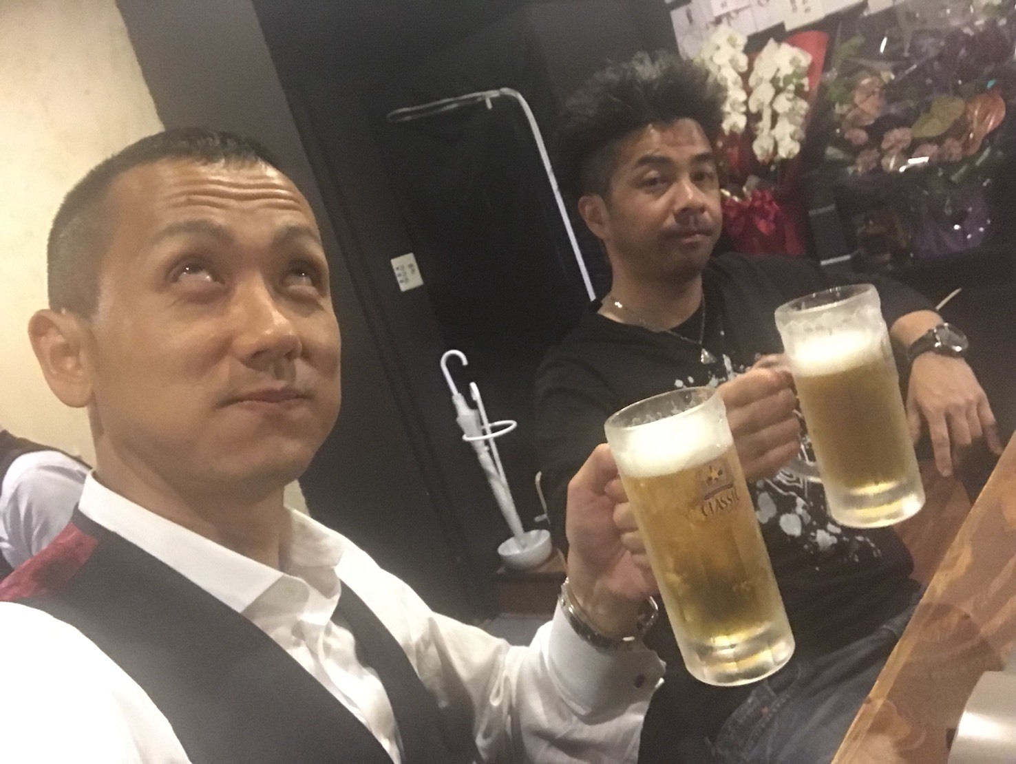 5月11日(金)本店ブログ♬ランドクルーザー200 ディーゼル ベンツ レクサス 自社ローン ローンサポート_b0127002_19363752.jpg