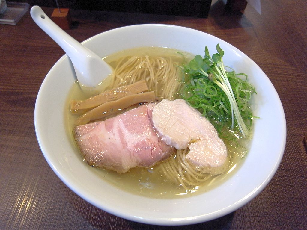 萩丘の「麺’s Natural」で塩鶏そば_e0220163_17410646.jpg