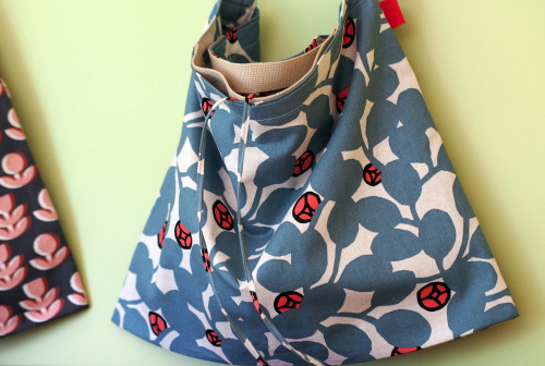 「wear bag 」マチが付いて新登場！_e0243765_10005332.jpg