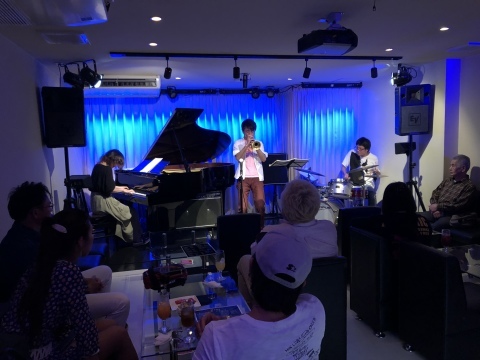 広島 Jazzlive comin 本日は セッションですよ。_b0115606_13290320.jpeg