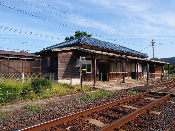 山陰本線島根県内区間の木造駅舎2_f0116479_15291208.jpg