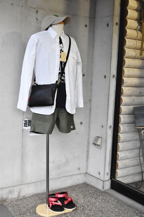 SLOW LEATHER SACOCHE (別注) & SLOW FUNNY BAG (別注)_d0152280_20493166.jpg
