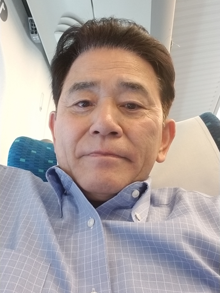 大阪に向かっています。_e0119092_10181211.jpg
