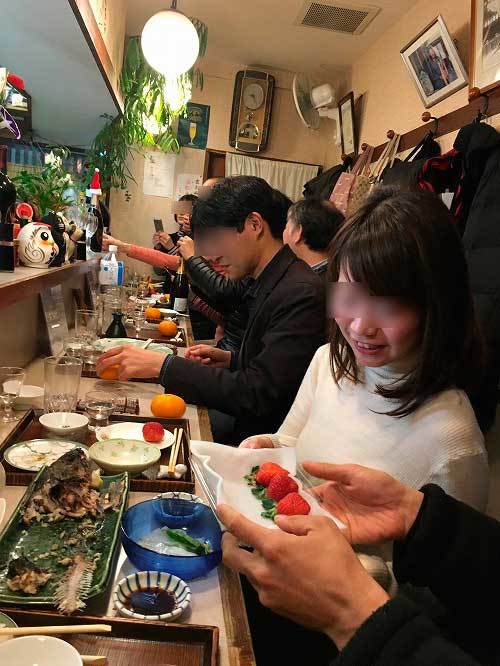 【(東京グルメ)高田馬場「真菜板」で 杉田さんにサインをもらう!!】_a0005436_14522554.jpg