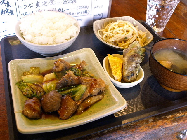 居酒屋 よってや食堂　その８ (味付ラム サイコロ焼肉定食)_d0153062_20115536.jpg