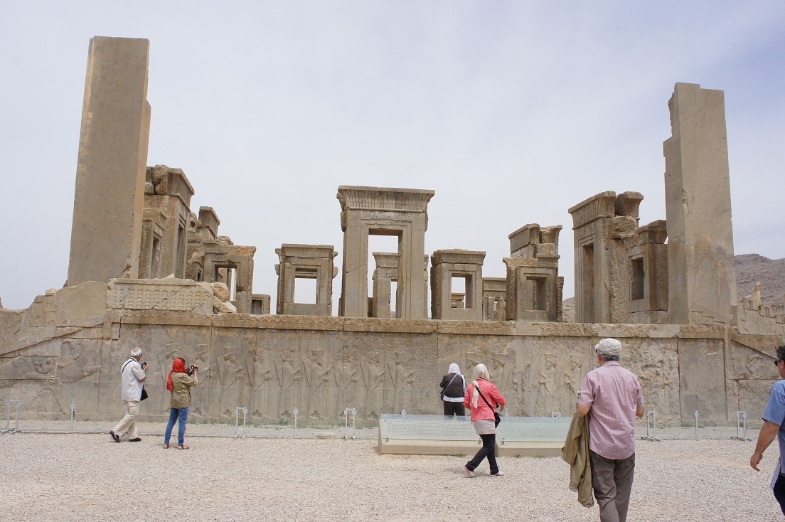 イランの旅 ペルセポリスとナグシェ ロスタム オートクチュールの旅日記