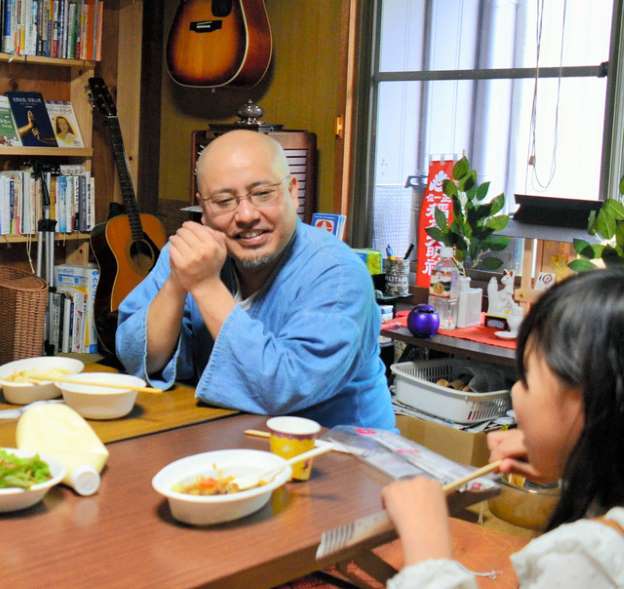 元組長がもてなす子ども食堂 不登校・非行の子ら見守る _b0064113_12222059.jpg